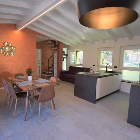 Apt Jolanda Bellagio Wild Flowers Onno Bagian luar foto